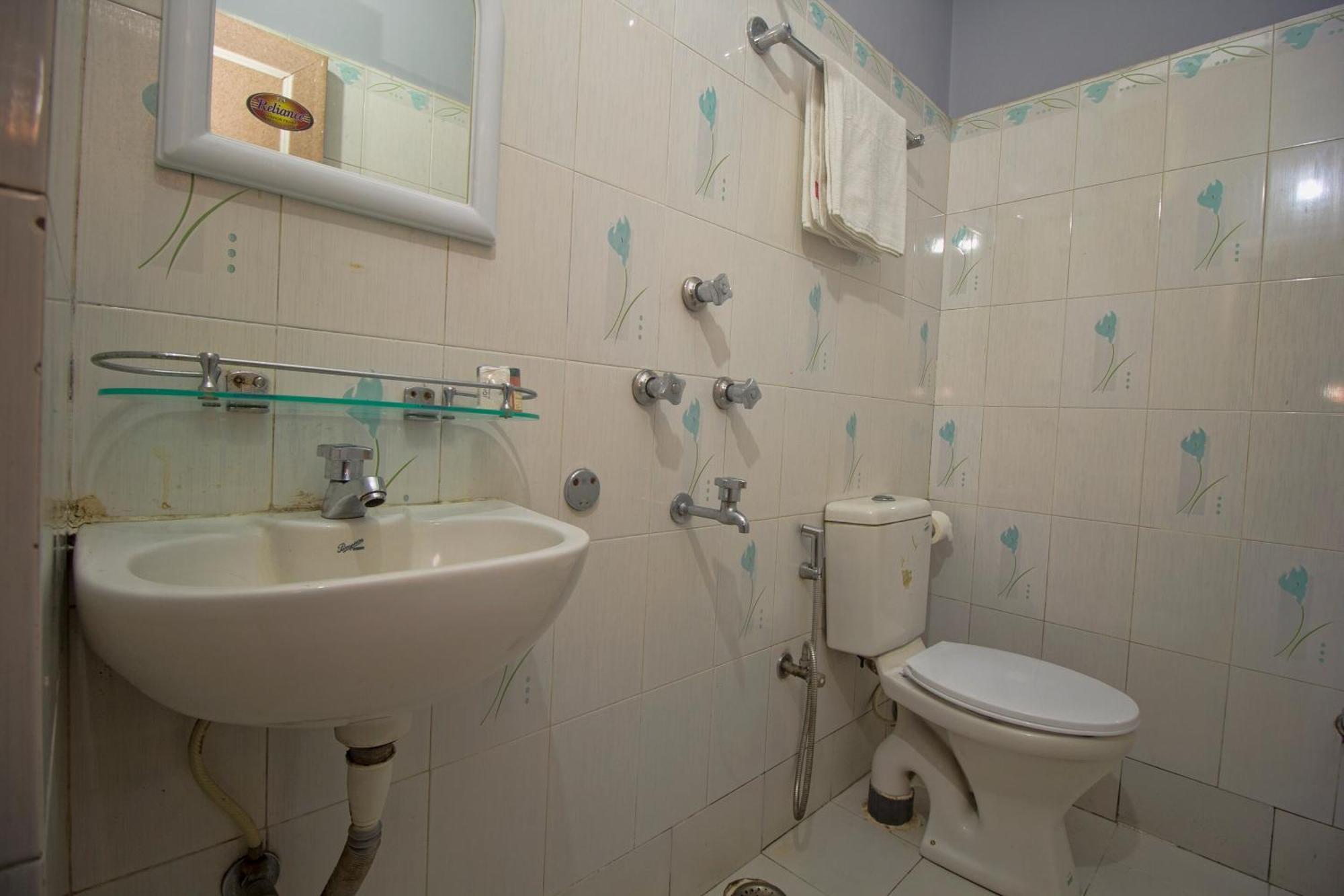 Hotel O Golden Moments Siliguri Dış mekan fotoğraf